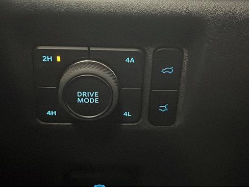 Used 2025 Ford Expedition Active AWD/4WD image 37