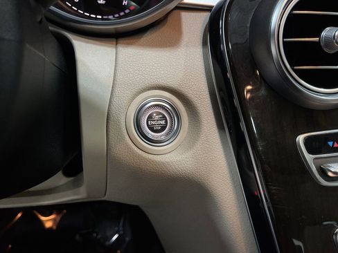 Used 2019 Mercedes-Benz C 300 4MATIC Sedan image 18