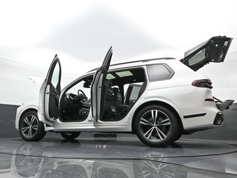 Used 2026 BMW X7 xDrive40i w/ Executive Package AWD/4WD image 44