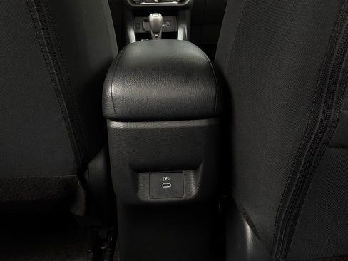 Used 2025 Nissan Versa SV FWD image 12