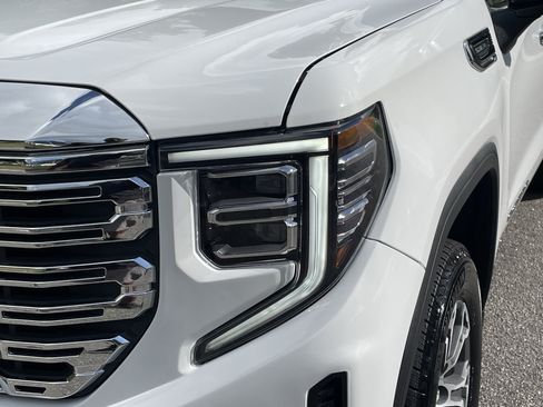 Used 2026 GMC Sierra 1500 SLT AWD/4WD image 5