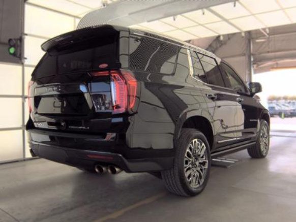 Used 2023 GMC Yukon Denali Ultimate AWD/4WD image 2