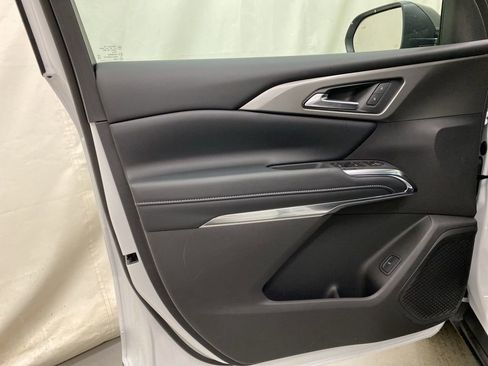 New 2026 Chevrolet Traverse LT w/ Sun and Wheel Package image 10