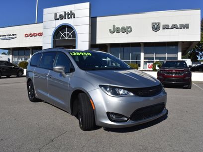 Used 2020 Chrysler Pacifica Touring-L Plus w/ S Appearance Package