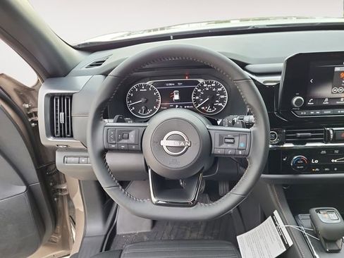 Used 2024 Nissan Pathfinder Rock Creek image 14