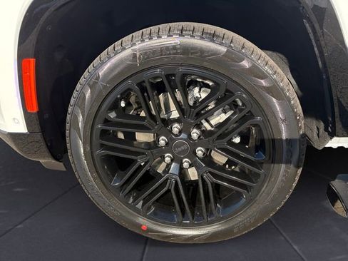 New 2026 Jeep Grand Wagoneer Limited image 14