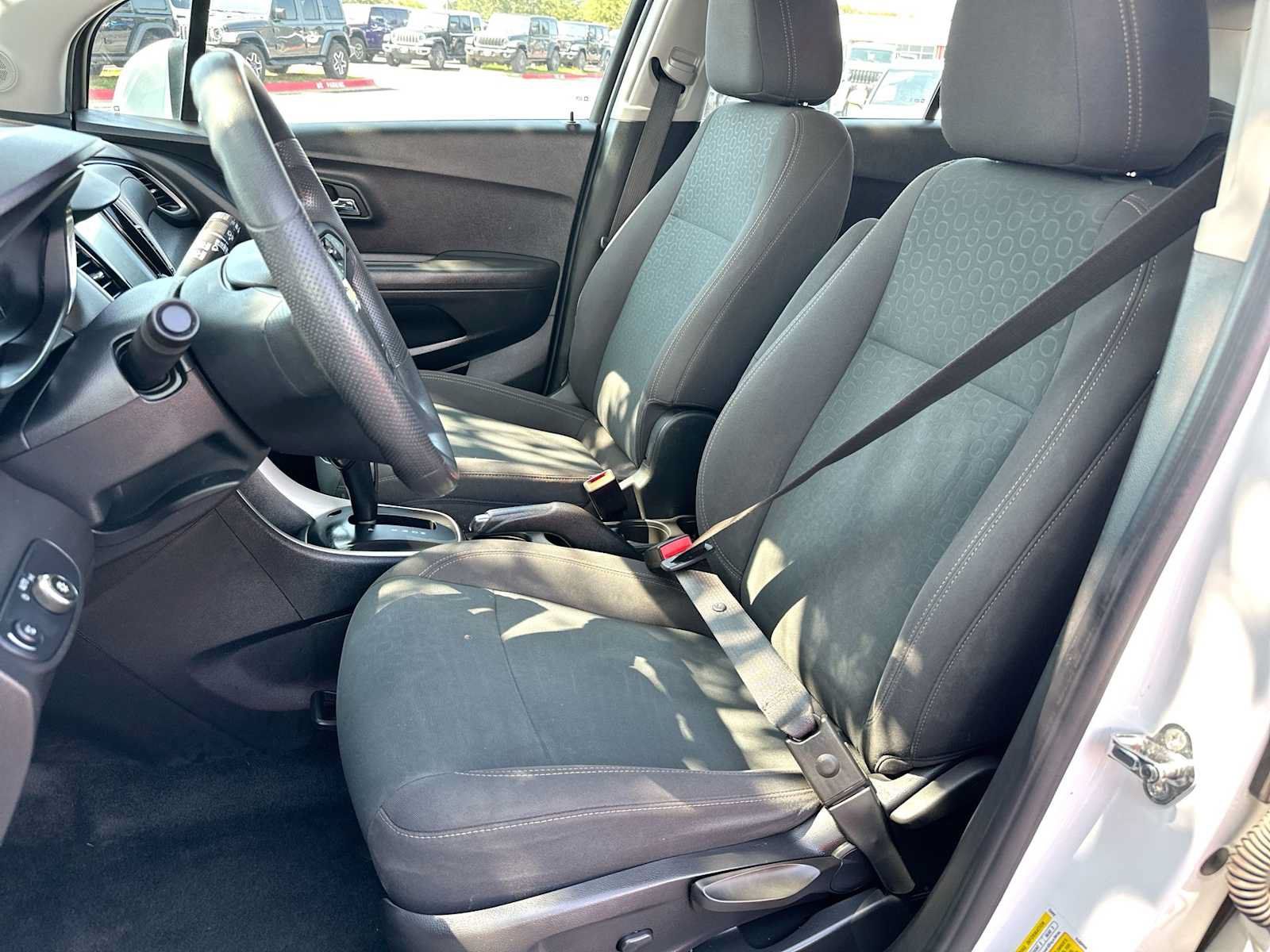 Used 2017 Chevrolet Trax LS AWD/4WD image 17