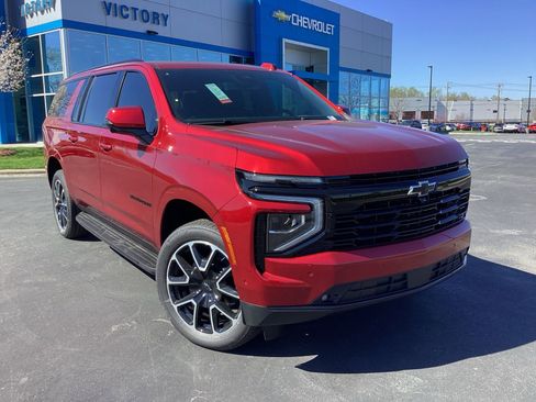 New 2026 Chevrolet Suburban RST w/ Comfort Package AWD/4WD image 7