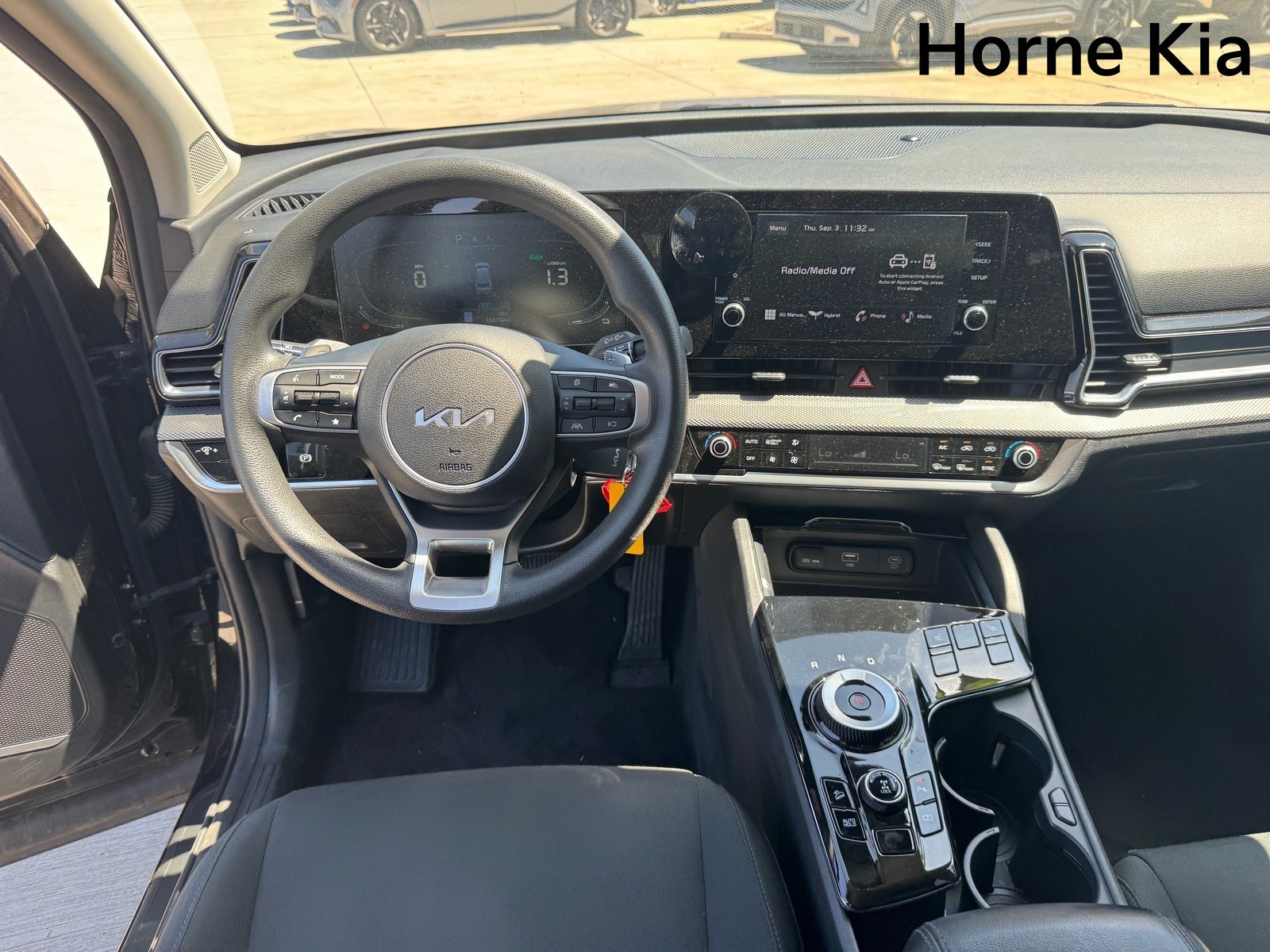 Used 2023 Kia Sportage LX AWD/4WD image 15
