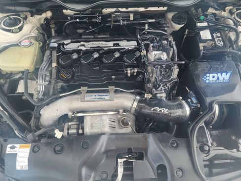 Used 2017 Honda Civic Type R image 5