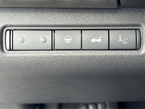 Certified 2025 Nissan Pathfinder Platinum image 12