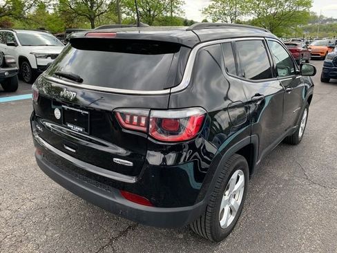 Used 2018 Jeep Compass Latitude w/ Popular Equipment Group AWD/4WD image 7