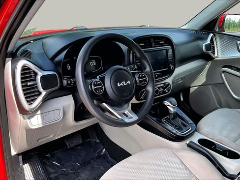 Used 2023 Kia Soul LX FWD image 17