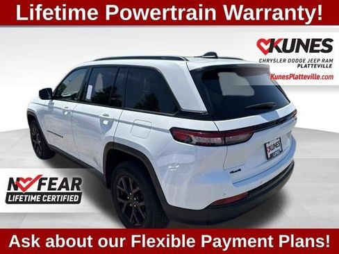 Used 2024 Jeep Grand Cherokee Altitude AWD/4WD image 9