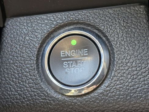 Used 2018 Ford F150 Lariat image 12