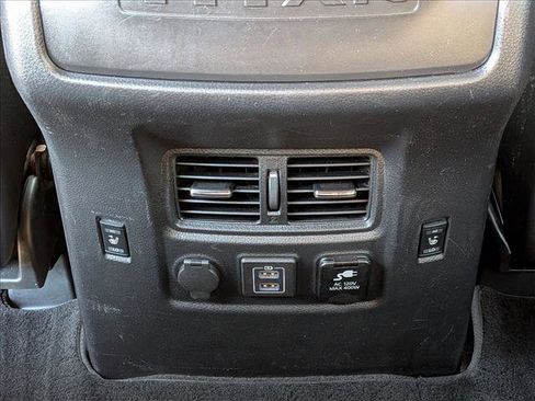 Used 2021 Nissan Titan PRO-4X w/ Pro-4x Convenience Package image 18