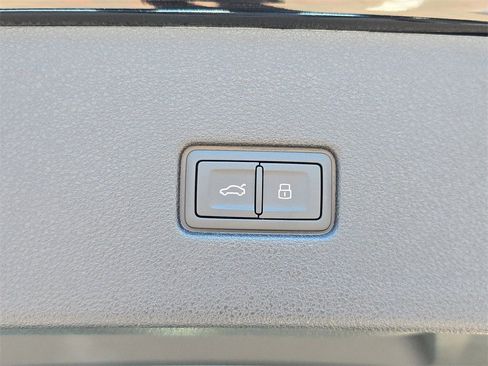 New 2026 Audi Q8 Premium image 13