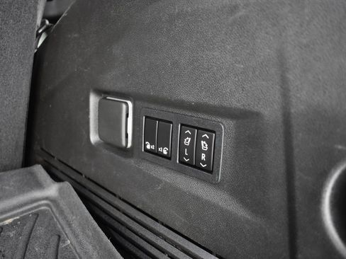 Used 2021 Chevrolet Tahoe Premier w/ Premium Package AWD/4WD image 41