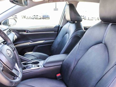 Used 2021 Toyota Camry XLE FWD image 16