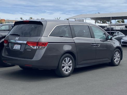 Used 2016 Honda Odyssey SE image 3