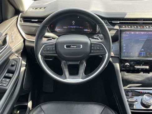 Used 2022 Jeep Grand Cherokee Limited AWD/4WD image 18