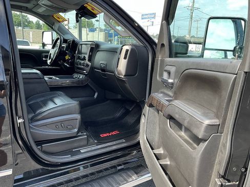 Used 2015 GMC Sierra 3500 Denali w/ Duramax Plus Package AWD/4WD image 31