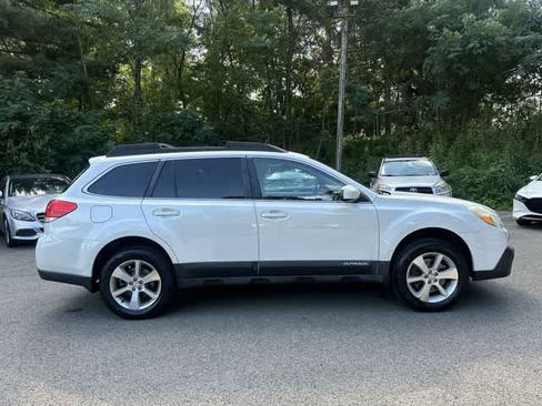 Used 2013 Subaru Outback 3.6R Limited w/ Moonroof Pkg AWD/4WD image 3