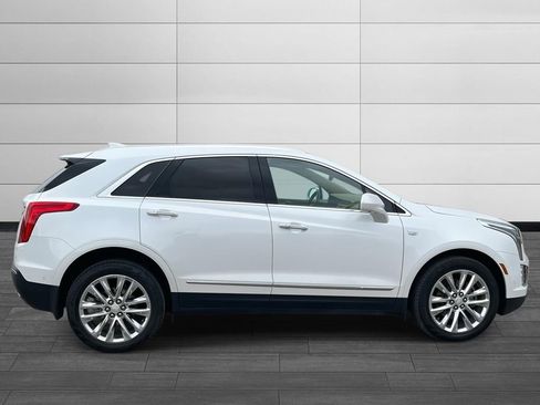 Used 2017 Cadillac XT5 Platinum w/ Driver Assist Package image 6