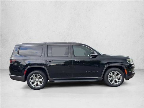Used 2022 Jeep Wagoneer Series II RWD image 4