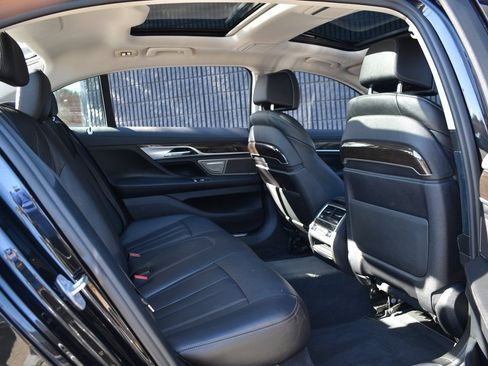 Used 2020 BMW 740i w/ Cold Weather Package image 33