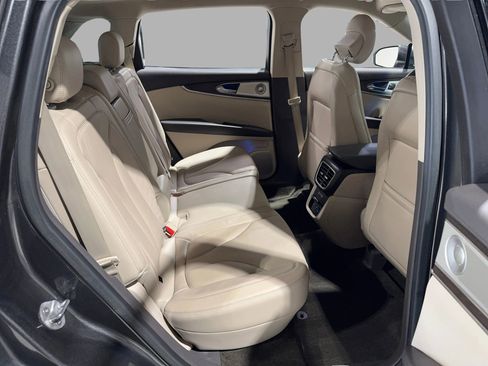 Used 2017 Lincoln MKX Reserve w/ Luxury Package image 21