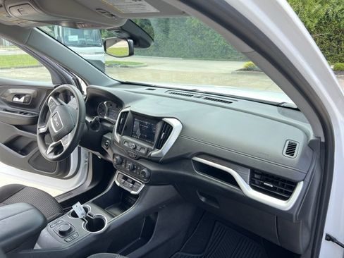 Certified 2023 GMC Terrain SLE w/ Driver Convenience Package AWD/4WD image 29