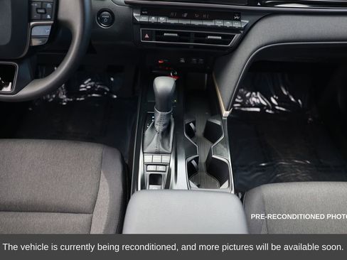 Used 2025 Toyota Camry LE w/ Convenience Package image 27