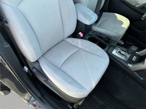 Used 2018 Subaru Forester 2.5i Premium w/ All-Weather Package image 19