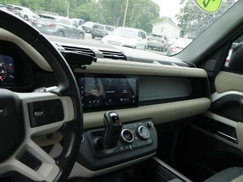 Used 2022 Land Rover Defender 110 X-Dynamic SE AWD/4WD image 23