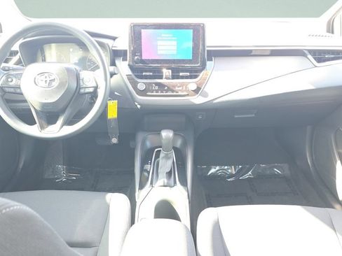 Used 2025 Toyota Corolla LE FWD image 11