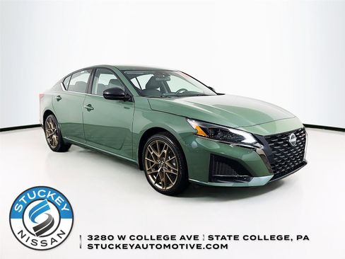 Used 2025 Nissan Altima 2.5 SR AWD/4WD image 1