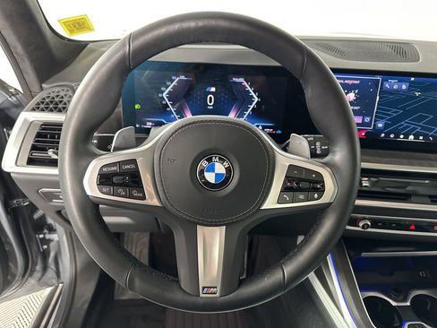 Certified 2025 BMW X7 xDrive40i w/ Executive Package AWD/4WD image 12