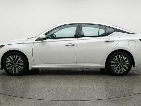 Used 2025 Nissan Altima 2.5 SV FWD image 5