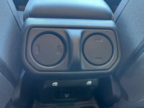 Used 2025 Jeep Wrangler Unlimited Sahara AWD/4WD image 22