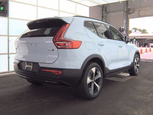 Used 2024 Volvo XC40 B5 Plus AWD/4WD image 3