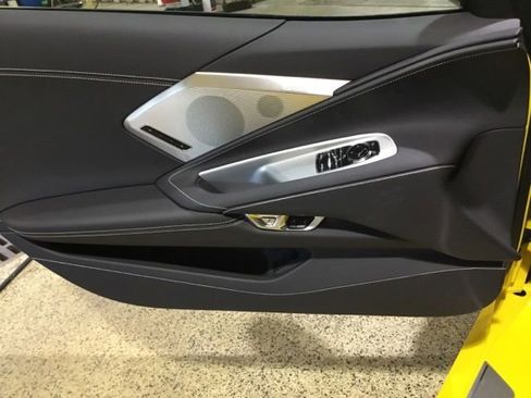 Used 2025 Chevrolet Corvette Stingray Preferred Cpe w/ Z51 Performance Package RWD image 28