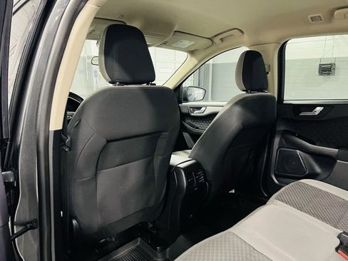 Used 2020 Ford Escape SE image 21