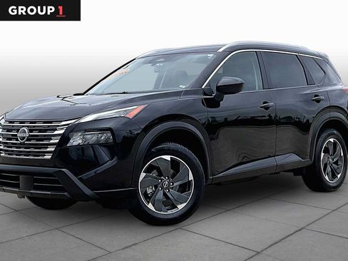 Used 2025 Nissan Rogue SV w/ SV Premium Package FWD image 1