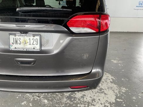 Used 2022 Chrysler Voyager LX image 35