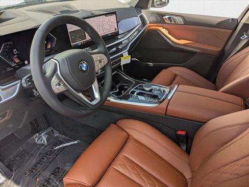 Used 2026 BMW X7 xDrive40i AWD/4WD image 3