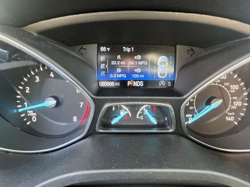 Used 2019 Ford Escape Titanium image 5