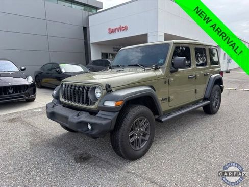 Used 2025 Jeep Wrangler Unlimited Sport AWD/4WD image 2