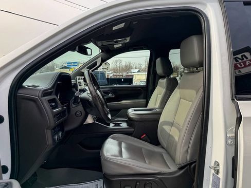 Used 2022 Chevrolet Suburban Z71 w/ Luxury Package image 25