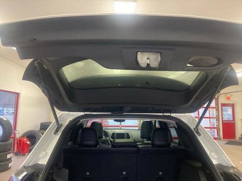 Certified 2022 Jeep Cherokee Latitude Lux w/ Sun & Sound Group image 14